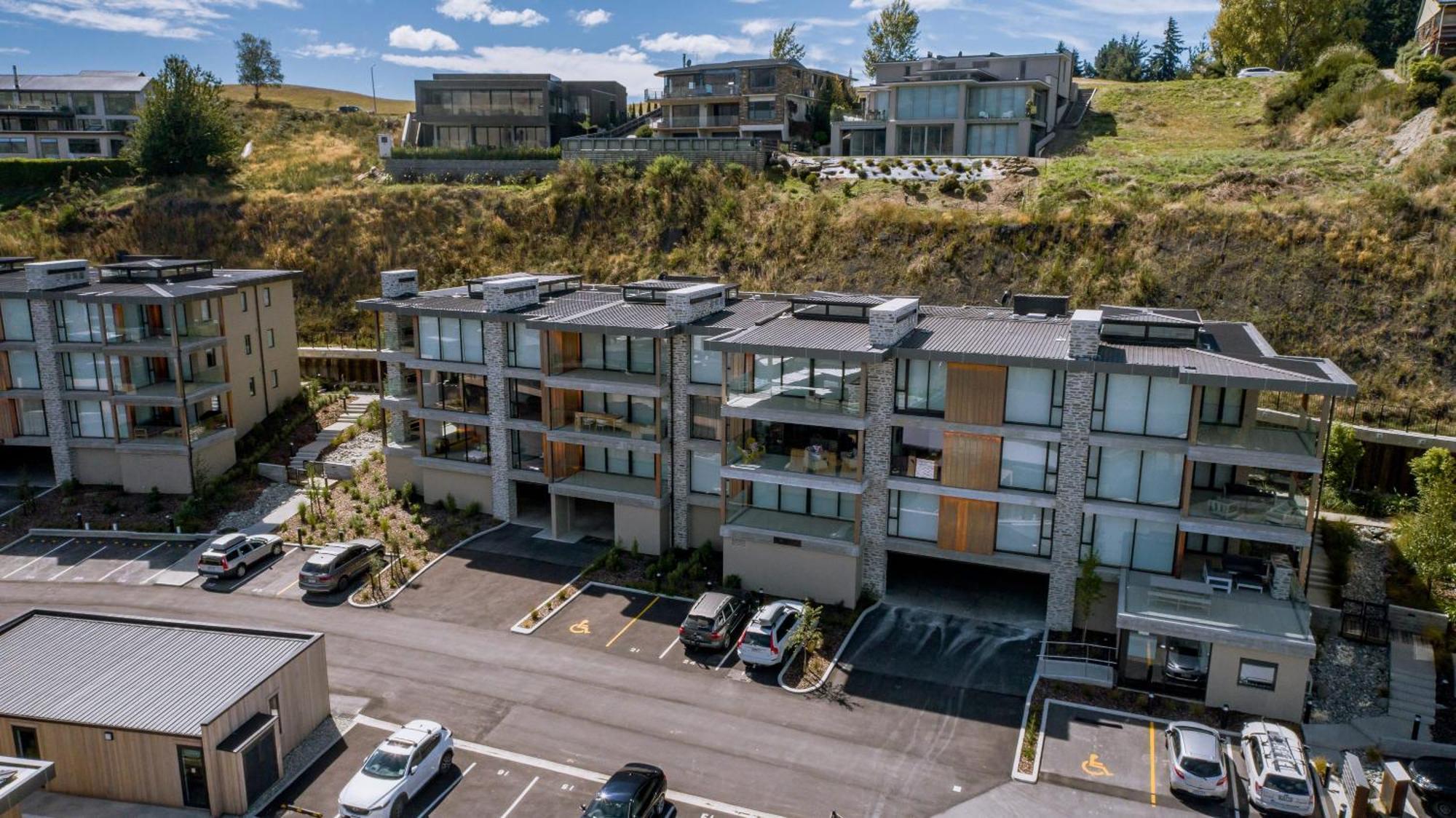 Lakeside Luxury 2 Bedroom Apartment Wanaka Exteriör bild